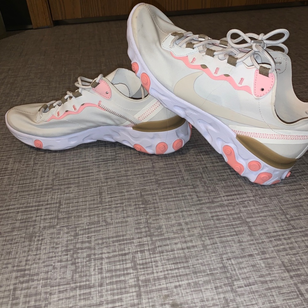 Women Nike shoes